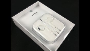 Apple EarPods: Unboxing and Review